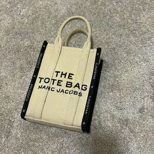 The tote bag (NEW)🪄